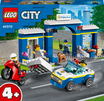 Конструктор LEGO City Переслідування на поліцейській дільниці (60370)